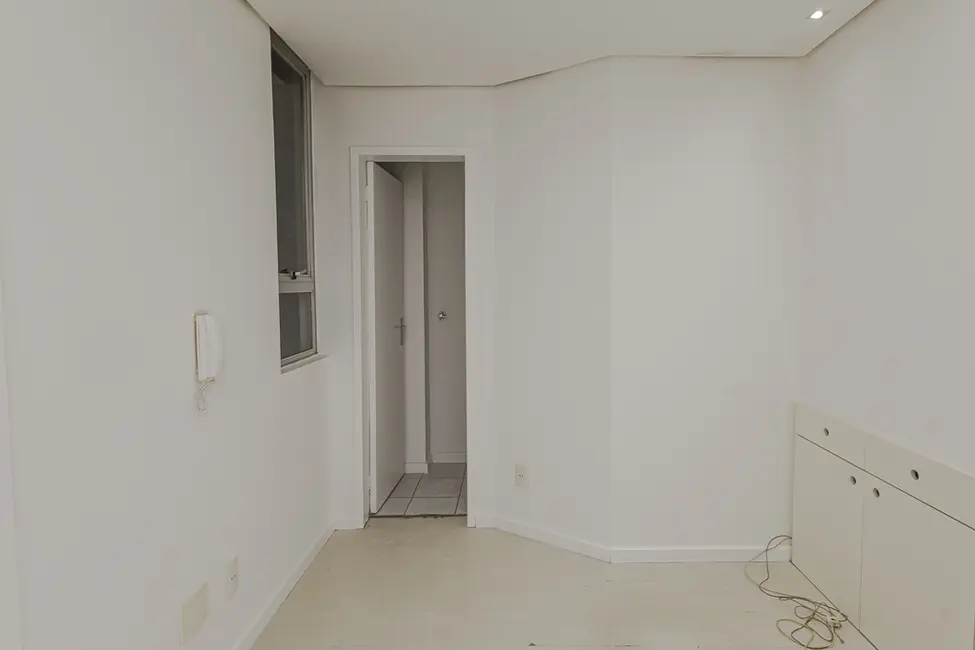 Foto 4 de Sala Comercial à venda, 45m2 em Independência, Porto Alegre - RS