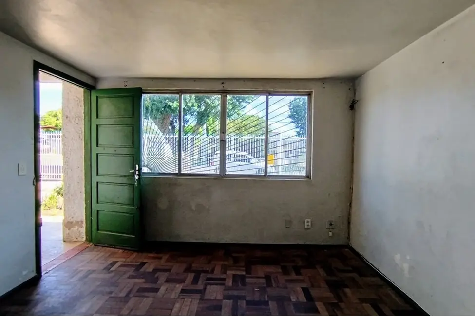 Casa com 4 quartos à venda, 75m2 em Nossa Senhora das Graças, Canoas - RS - imagem 4 Foto 4 de Casa com 4 quartos à venda, 75m2 em Nossa Senhora das Graças, Canoas - RS