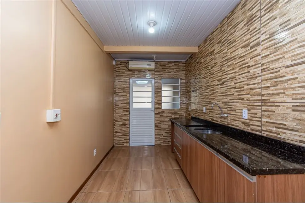 Foto 2 de Casa com 2 quartos à venda, 94m2 em São José, Canoas - RS