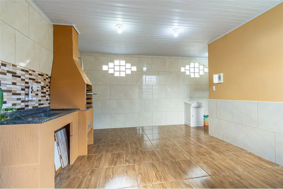 Casa com 2 quartos à venda, 94m2 em São José, Canoas - RS - imagem 5 Foto 5 de Casa com 2 quartos à venda, 94m2 em São José, Canoas - RS