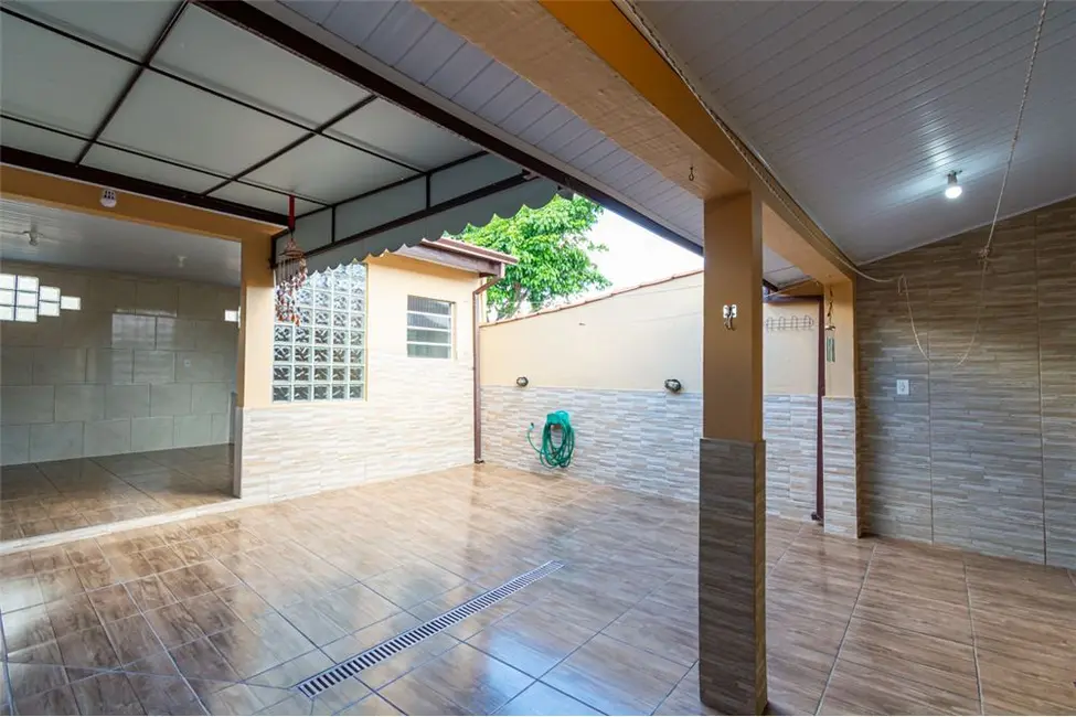 Casa com 2 quartos à venda, 94m2 em São José, Canoas - RS - imagem 6 Foto 6 de Casa com 2 quartos à venda, 94m2 em São José, Canoas - RS