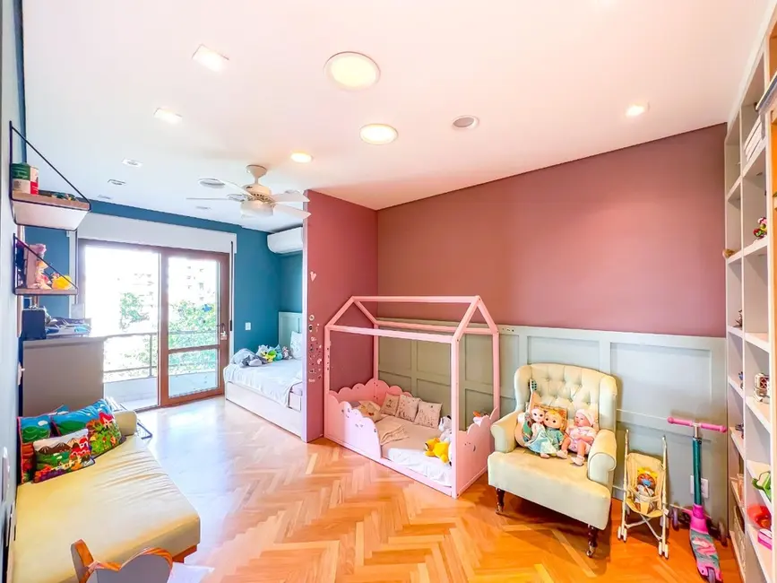 Apartamento com 3 quartos à venda, 268m2 em Moinhos de Vento, Porto Alegre - RS - imagem 9 Foto 9 de Apartamento com 3 quartos à venda, 268m2 em Moinhos de Vento, Porto Alegre - RS