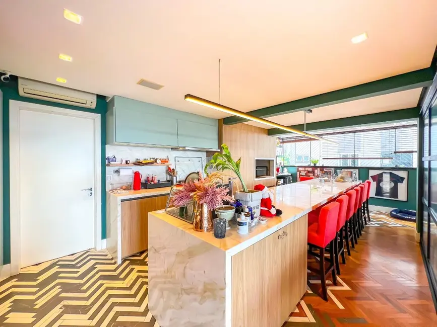 Apartamento com 3 quartos à venda, 268m2 em Moinhos de Vento, Porto Alegre - RS - imagem 6 Foto 6 de Apartamento com 3 quartos à venda, 268m2 em Moinhos de Vento, Porto Alegre - RS