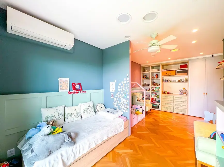 Apartamento com 3 quartos à venda, 268m2 em Moinhos de Vento, Porto Alegre - RS - imagem 8 Foto 8 de Apartamento com 3 quartos à venda, 268m2 em Moinhos de Vento, Porto Alegre - RS