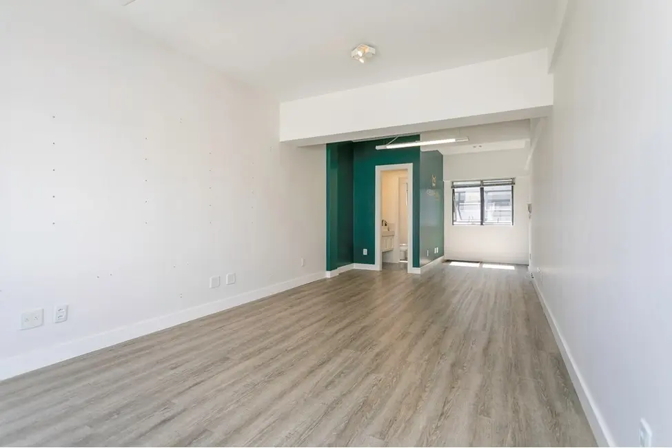 Foto 3 de Sala Comercial à venda, 38m2 em São João, Porto Alegre - RS