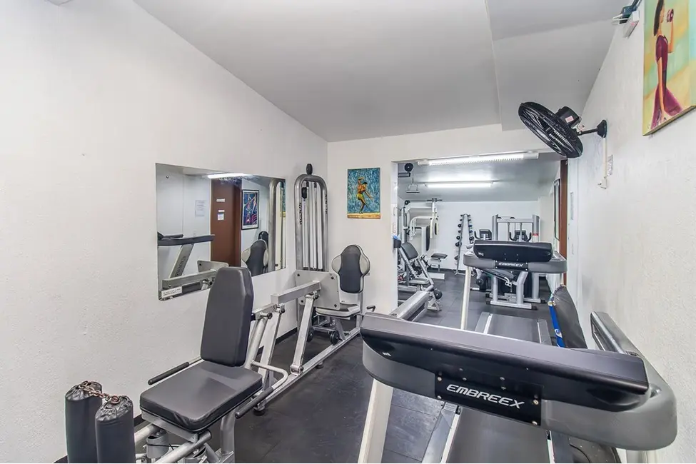 Apartamento com 3 quartos à venda, 109m2 em Centro Histórico, Porto Alegre - RS - imagem 7 Foto 7 de Apartamento com 3 quartos à venda, 109m2 em Centro Histórico, Porto Alegre - RS