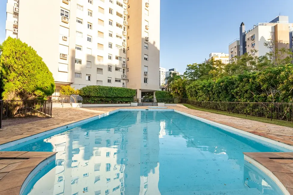 Foto 2 de Cobertura com 3 quartos à venda, 220m2 em Chácara das Pedras, Porto Alegre - RS