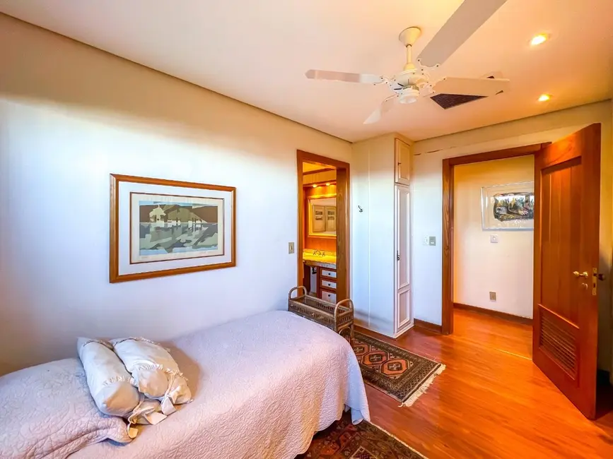 Apartamento com 3 quartos à venda, 247m2 em Boa Vista, Porto Alegre - RS - imagem 7 Foto 7 de Apartamento com 3 quartos à venda, 247m2 em Boa Vista, Porto Alegre - RS