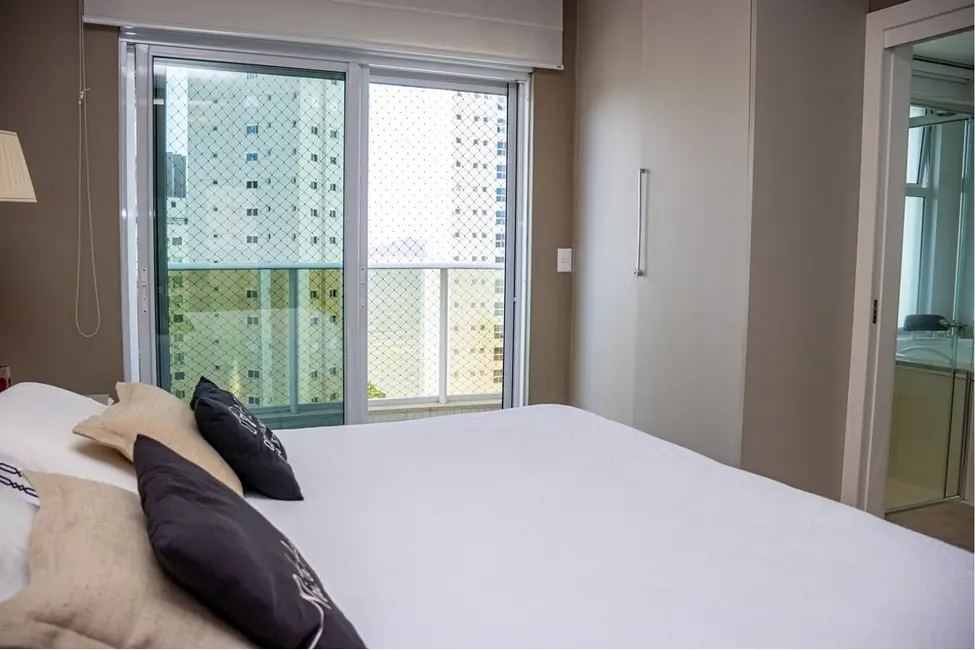Foto 2 de Apartamento com 4 quartos à venda, 158m2 em Pioneiros, Balneario Camboriu - SC