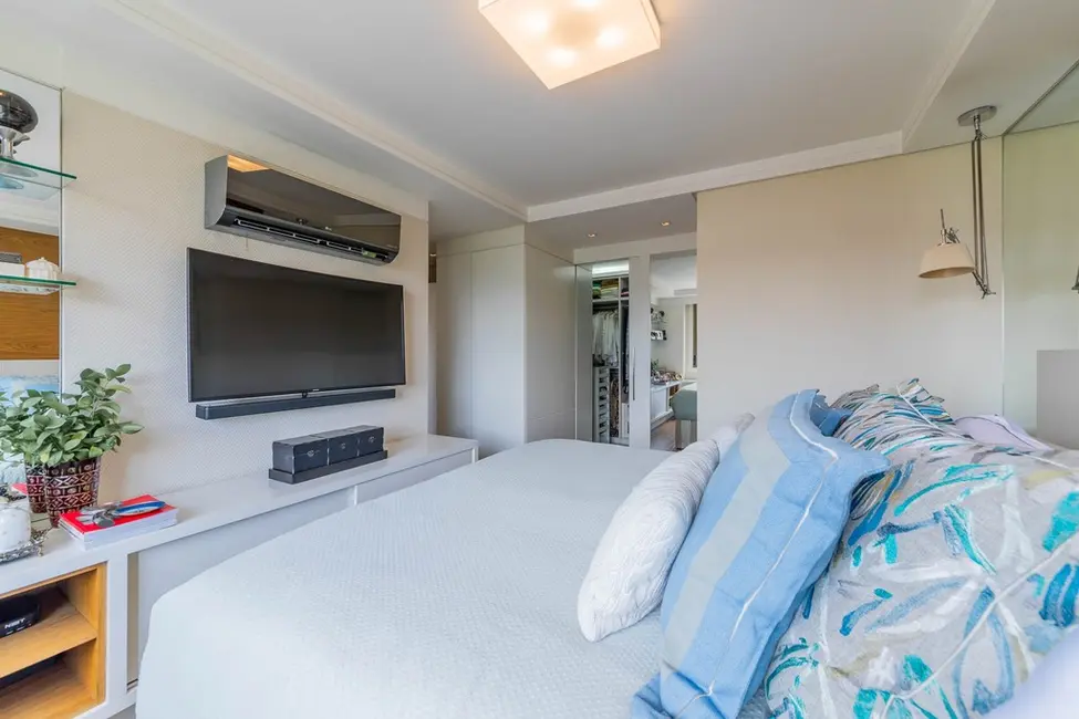 Apartamento com 3 quartos à venda, 161m2 em Moinhos de Vento, Porto Alegre - RS - imagem 9 Foto 9 de Apartamento com 3 quartos à venda, 161m2 em Moinhos de Vento, Porto Alegre - RS