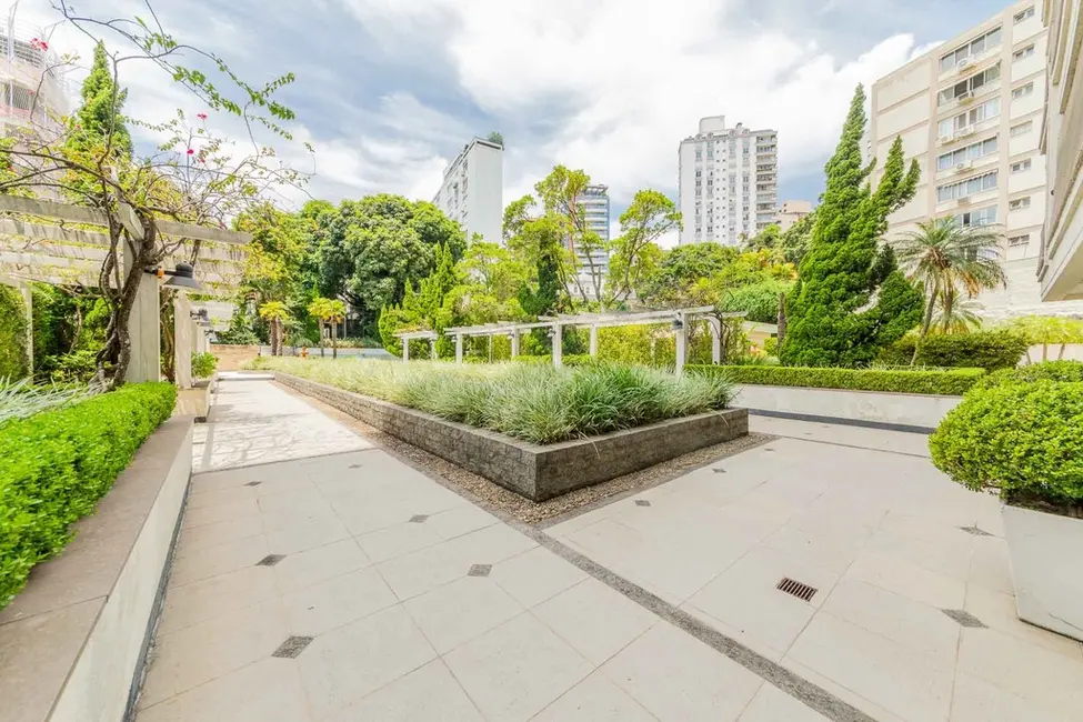 Apartamento com 3 quartos à venda, 161m2 em Moinhos de Vento, Porto Alegre - RS - imagem 8 Foto 8 de Apartamento com 3 quartos à venda, 161m2 em Moinhos de Vento, Porto Alegre - RS
