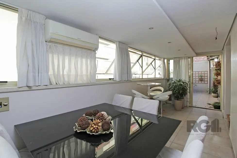 Cobertura com 2 quartos à venda, 133m2 em Centro Histórico, Porto Alegre - RS - imagem 8 Foto 8 de Cobertura com 2 quartos à venda, 133m2 em Centro Histórico, Porto Alegre - RS