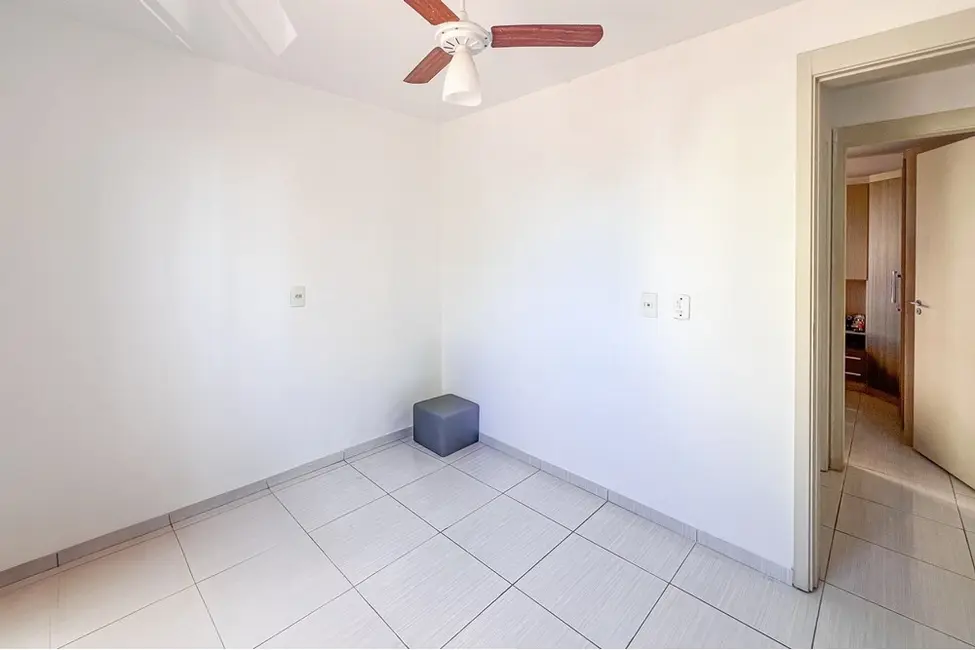Foto 4 de Apartamento com 2 quartos à venda, 43m2 em Igara, Canoas - RS