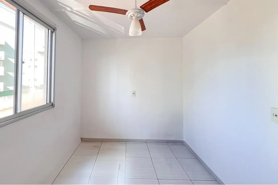 Foto 3 de Apartamento com 2 quartos à venda, 43m2 em Igara, Canoas - RS