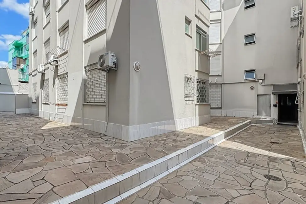 Apartamento com 1 quarto à venda, 43m2 em Vila Ipiranga, Porto Alegre - RS - imagem 3 Foto 3 de Apartamento com 1 quarto à venda, 43m2 em Vila Ipiranga, Porto Alegre - RS