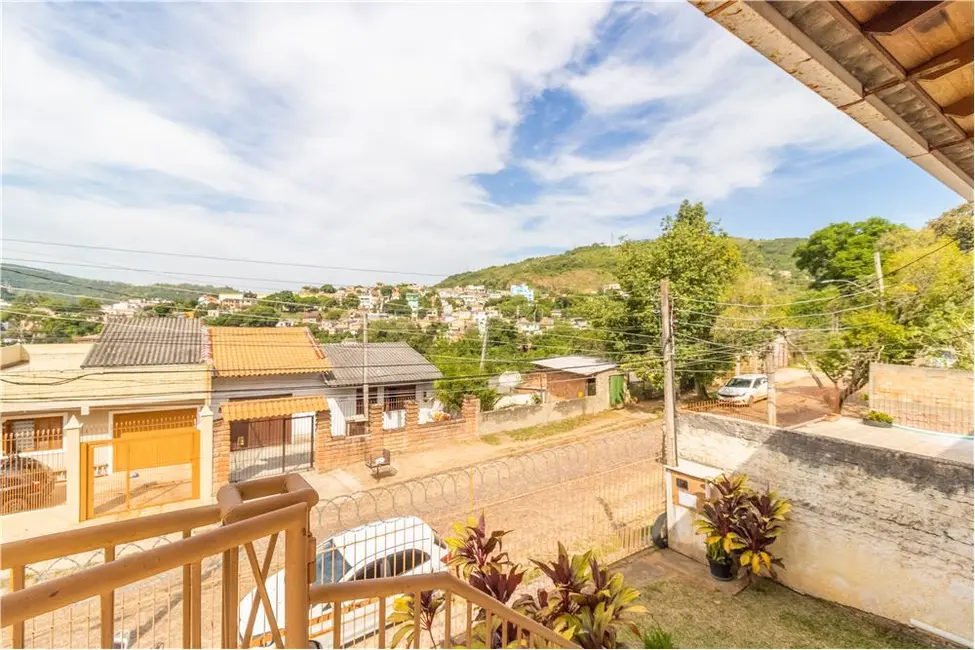 Casa com 5 quartos à venda, 150m2 em Partenon, Porto Alegre - RS - imagem 3 Foto 3 de Casa com 5 quartos à venda, 150m2 em Partenon, Porto Alegre - RS