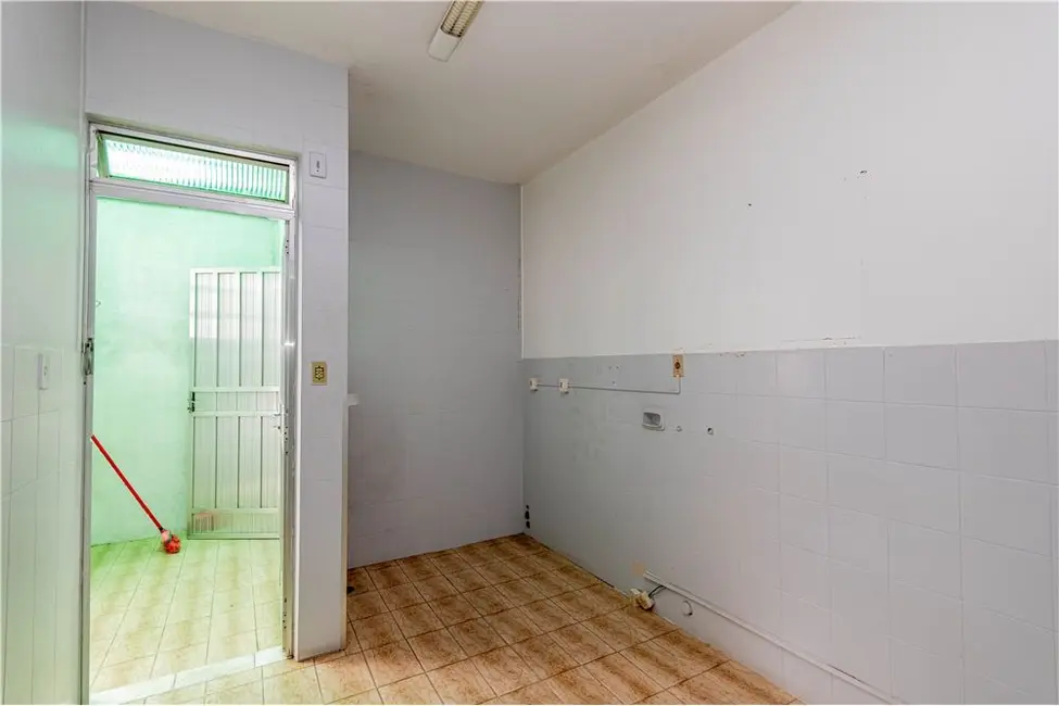 Foto 9 de Prédio Inteiro à venda, 350m2 em Santa Maria Goretti, Porto Alegre - RS