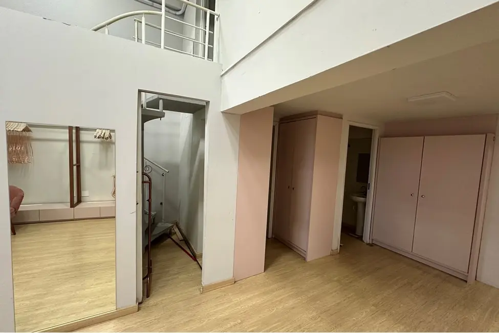 Foto 2 de Loja à venda, 83m2 em Centro, Balneario Camboriu - SC
