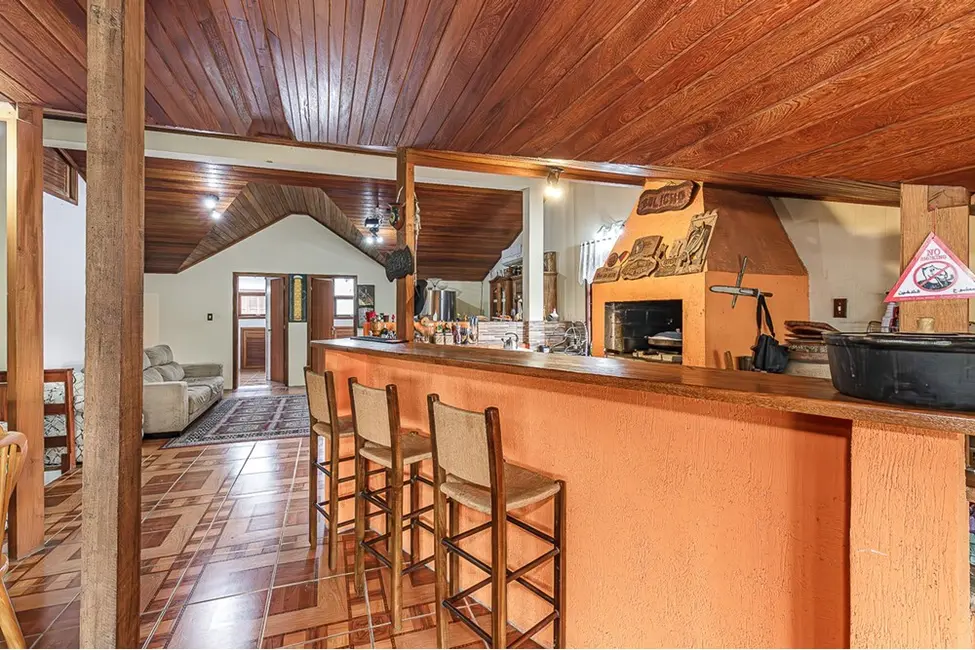 Casa com 5 quartos à venda, 330m2 em Vila Ipiranga, Porto Alegre - RS - imagem 3 Foto 3 de Casa com 5 quartos à venda, 330m2 em Vila Ipiranga, Porto Alegre - RS