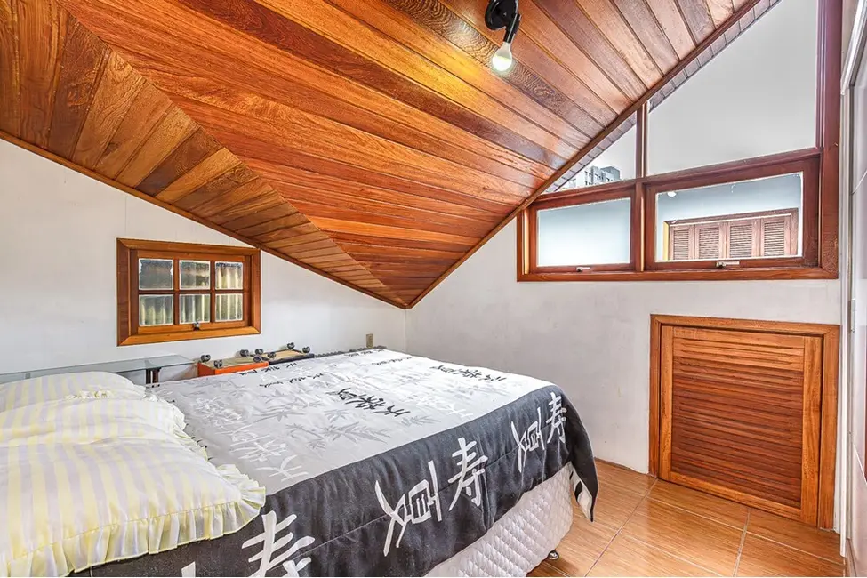 Casa com 5 quartos à venda, 330m2 em Vila Ipiranga, Porto Alegre - RS - imagem 8 Foto 8 de Casa com 5 quartos à venda, 330m2 em Vila Ipiranga, Porto Alegre - RS