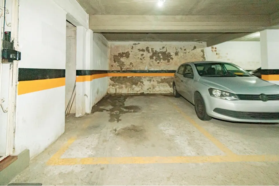 Apartamento com 2 quartos à venda, 77m2 em Santa Cecília, Porto Alegre - RS - imagem 6 Foto 6 de Apartamento com 2 quartos à venda, 77m2 em Santa Cecília, Porto Alegre - RS