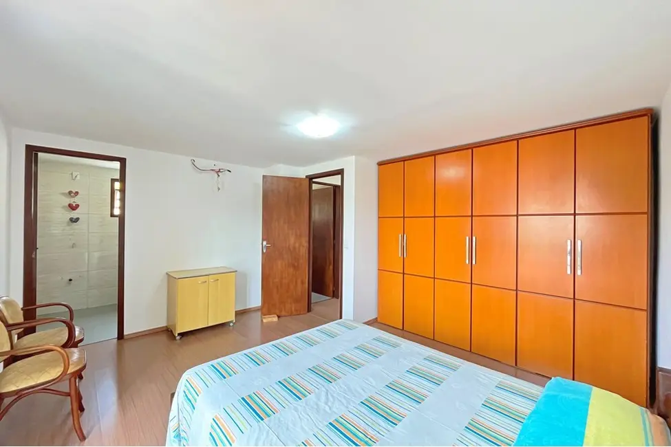 Casa com 2 quartos à venda, 128m2 em Espírito Santo, Porto Alegre - RS - imagem 6 Foto 6 de Casa com 2 quartos à venda, 128m2 em Espírito Santo, Porto Alegre - RS