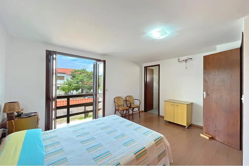 Casa com 2 quartos à venda, 128m2 em Espírito Santo, Porto Alegre - RS - imagem 4 Foto 4 de Casa com 2 quartos à venda, 128m2 em Espírito Santo, Porto Alegre - RS