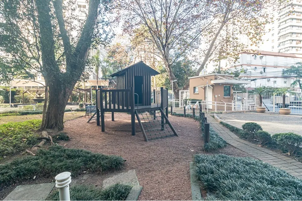 Apartamento com 2 quartos à venda, 69m2 em Passo da Areia, Porto Alegre - RS - imagem 6 Foto 6 de Apartamento com 2 quartos à venda, 69m2 em Passo da Areia, Porto Alegre - RS