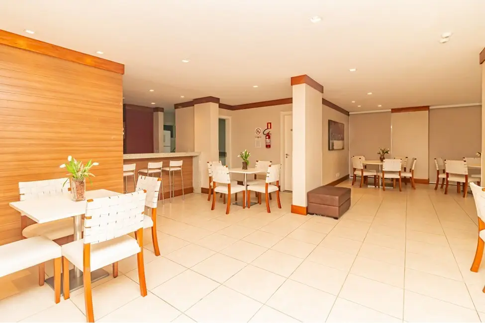 Apartamento com 2 quartos à venda, 69m2 em Passo da Areia, Porto Alegre - RS - imagem 9 Foto 9 de Apartamento com 2 quartos à venda, 69m2 em Passo da Areia, Porto Alegre - RS