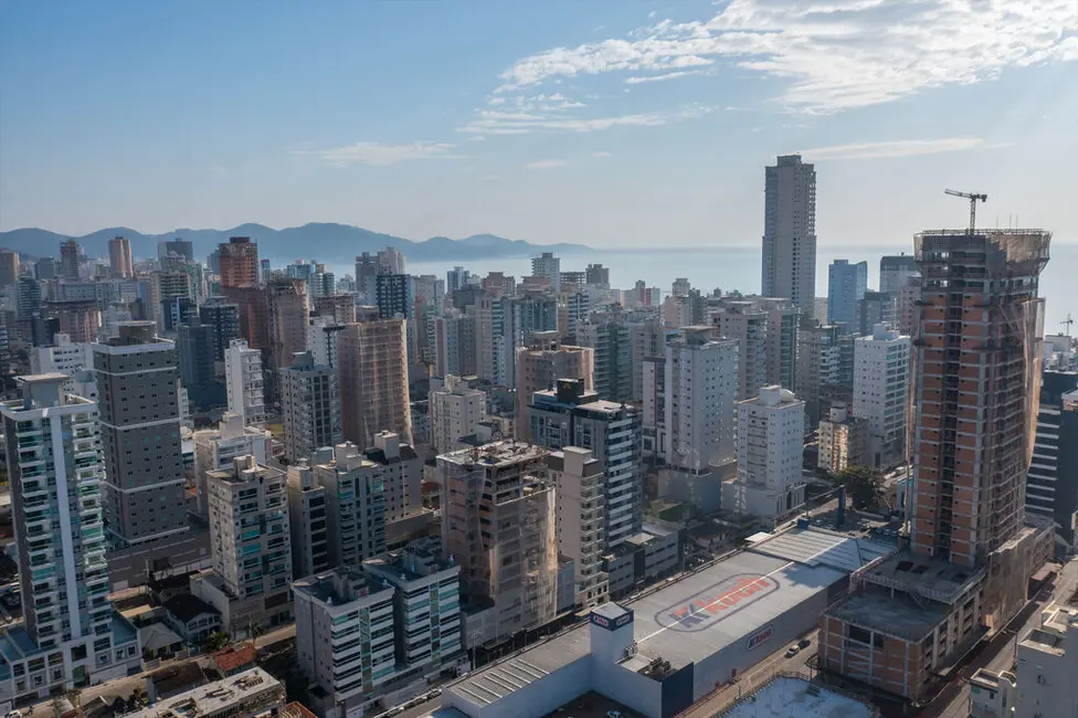 Foto 7 de Apartamento com 2 quartos à venda, 212m2 em Meia Praia, Itapema - SC