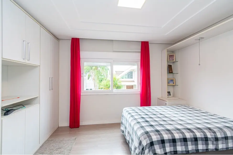 Casa de Condomínio com 4 quartos à venda, 326m2 em Nossa Senhora das Graças, Canoas - RS - imagem 4 Foto 4 de Casa de Condomínio com 4 quartos à venda, 326m2 em Nossa Senhora das Graças, Canoas - RS