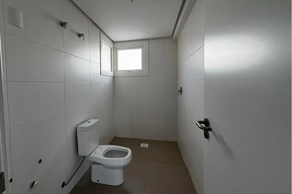 Apartamento com 3 quartos à venda, 131m2 em Centro, Esteio - RS - imagem 2 Foto 2 de Apartamento com 3 quartos à venda, 131m2 em Centro, Esteio - RS