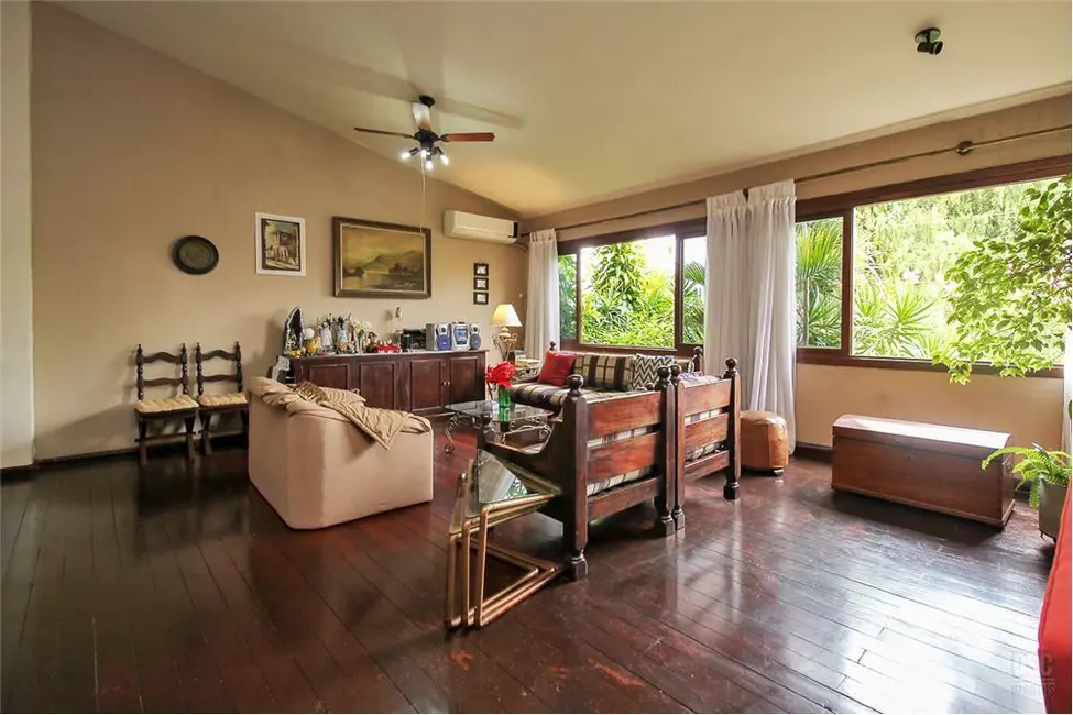 Casa com 3 quartos à venda, 252m2 em Boa Vista, Porto Alegre - RS - imagem 3 Foto 3 de Casa com 3 quartos à venda, 252m2 em Boa Vista, Porto Alegre - RS