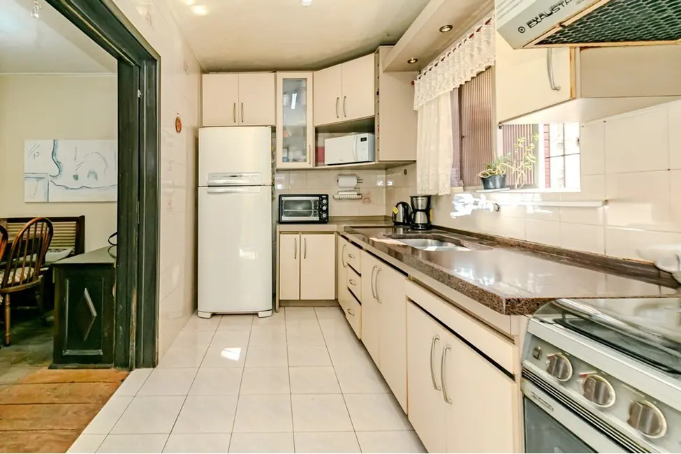 Foto 9 de Casa com 3 quartos à venda, 299m2 em Passo da Areia, Porto Alegre - RS