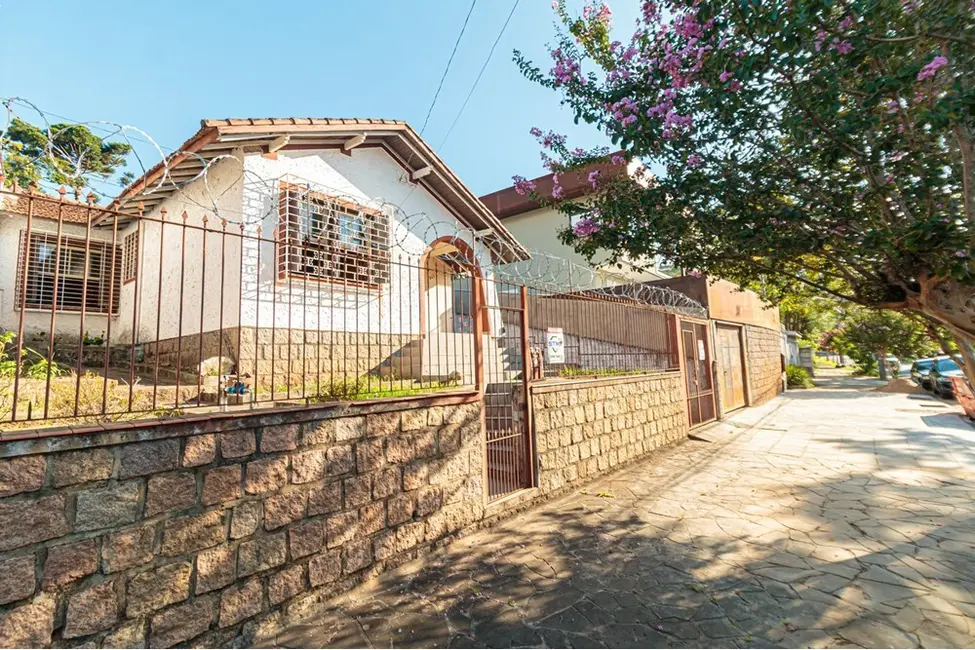 Foto 1 de Casa com 2 quartos à venda, 144m2 em Chácara das Pedras, Porto Alegre - RS