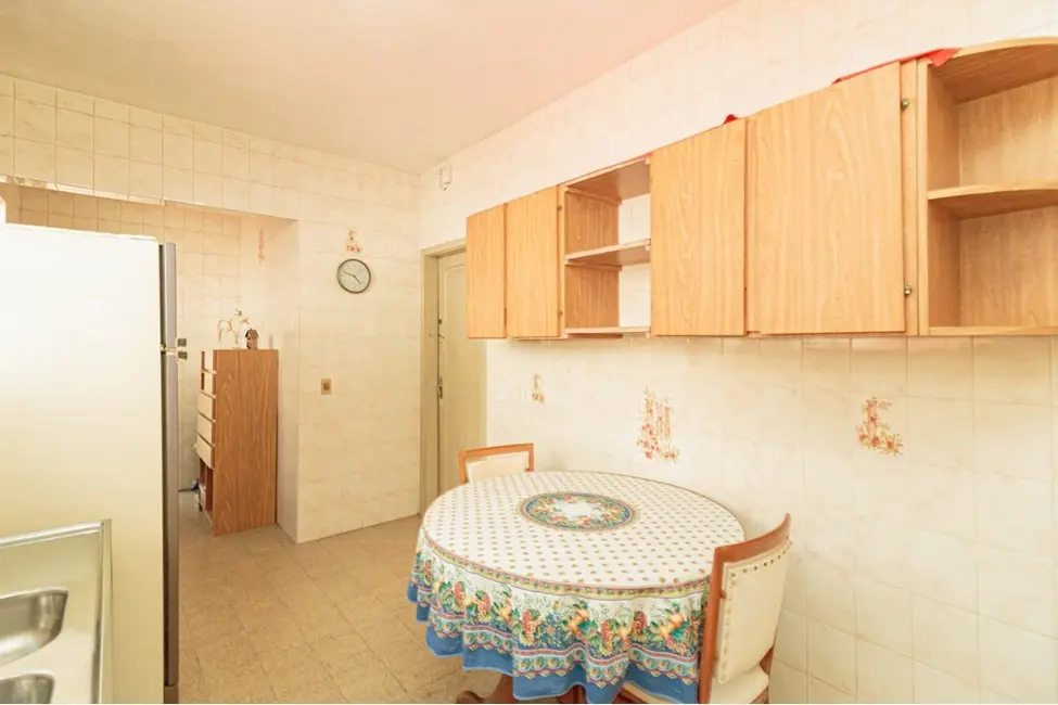 Foto 2 de Casa com 2 quartos à venda, 144m2 em Chácara das Pedras, Porto Alegre - RS
