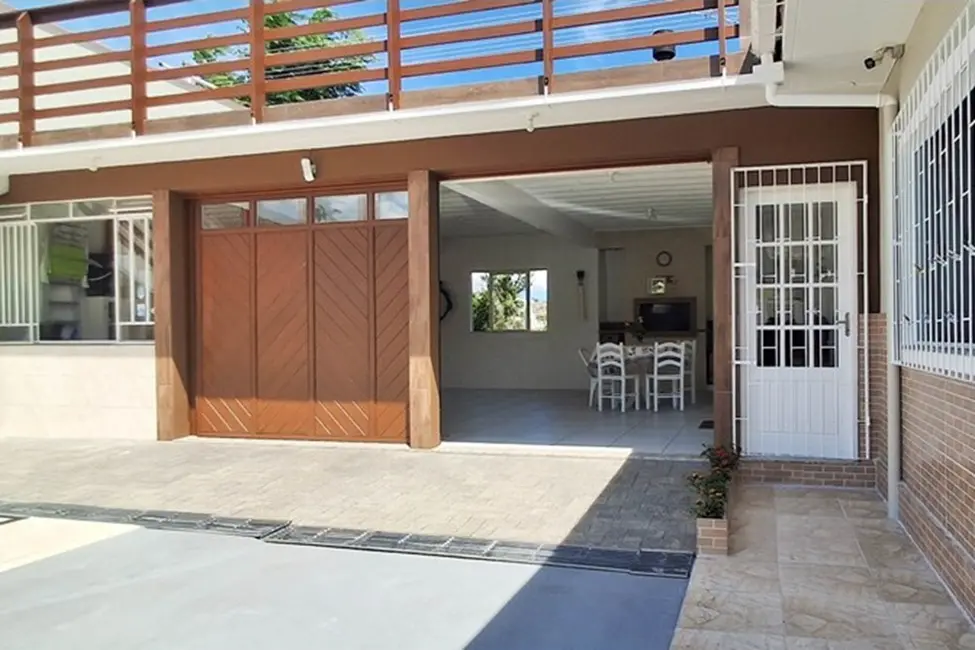 Casa com 4 quartos à venda, 360m2 em Beira Rio, Biguacu - SC - imagem 6 Foto 6 de Casa com 4 quartos à venda, 360m2 em Beira Rio, Biguacu - SC