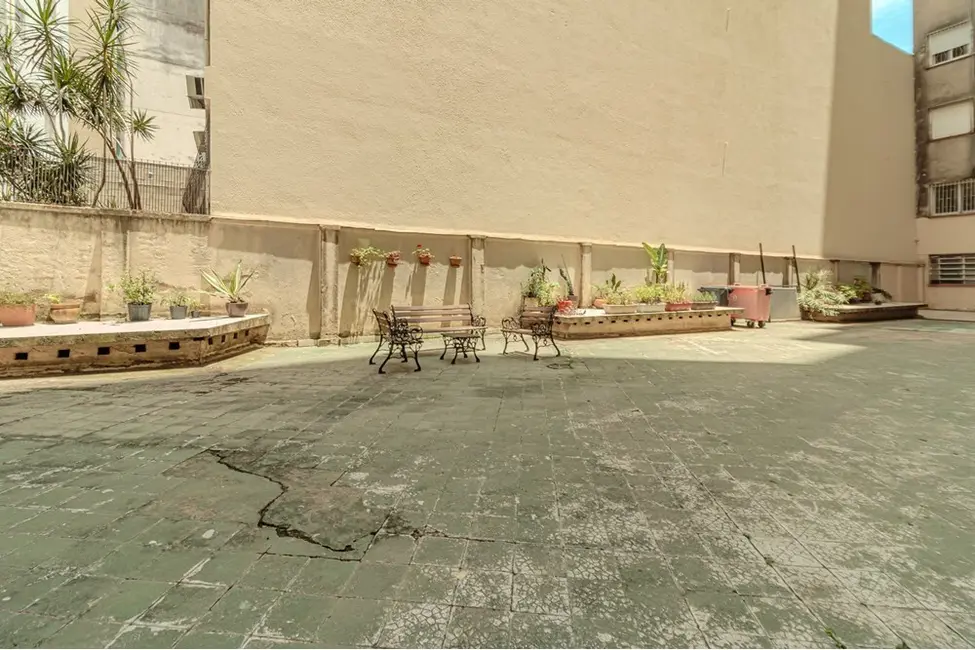 Apartamento com 3 quartos à venda, 147m2 em Moinhos de Vento, Porto Alegre - RS - imagem 8 Foto 8 de Apartamento com 3 quartos à venda, 147m2 em Moinhos de Vento, Porto Alegre - RS