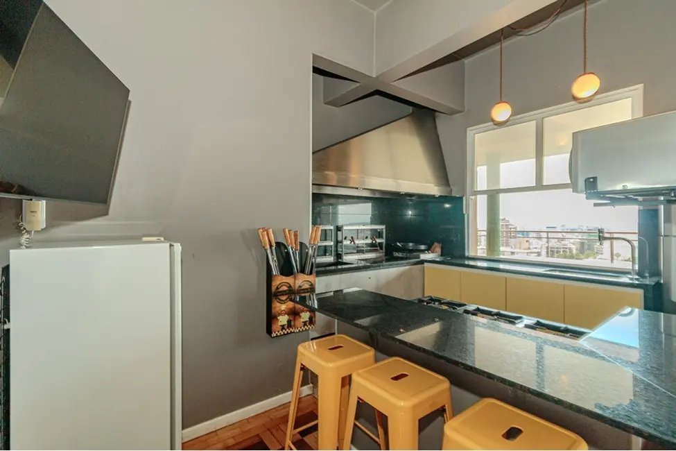 Apartamento com 3 quartos à venda, 147m2 em Moinhos de Vento, Porto Alegre - RS - imagem 5 Foto 5 de Apartamento com 3 quartos à venda, 147m2 em Moinhos de Vento, Porto Alegre - RS
