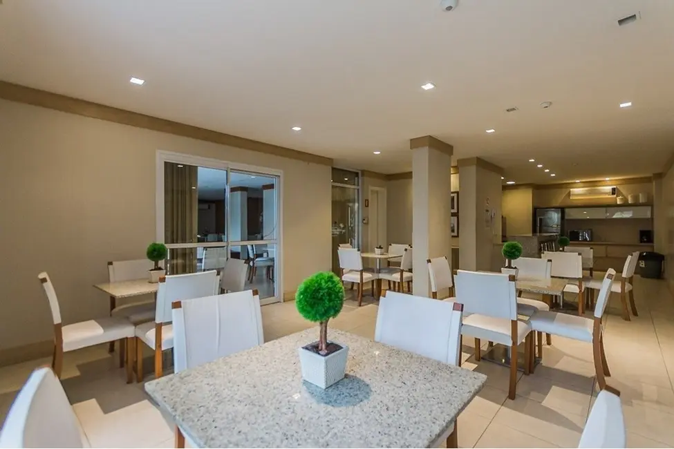 Apartamento com 2 quartos à venda, 63m2 em Passo da Areia, Porto Alegre - RS - imagem 2 Foto 2 de Apartamento com 2 quartos à venda, 63m2 em Passo da Areia, Porto Alegre - RS