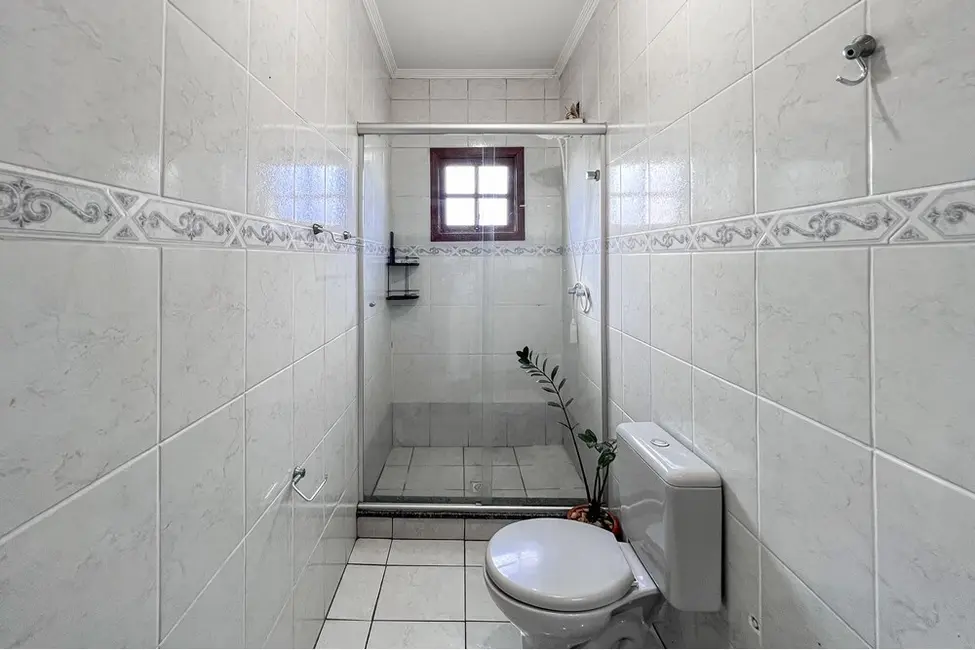 Casa com 3 quartos à venda, 114m2 em Nossa Senhora das Graças, Canoas - RS - imagem 8 Foto 8 de Casa com 3 quartos à venda, 114m2 em Nossa Senhora das Graças, Canoas - RS