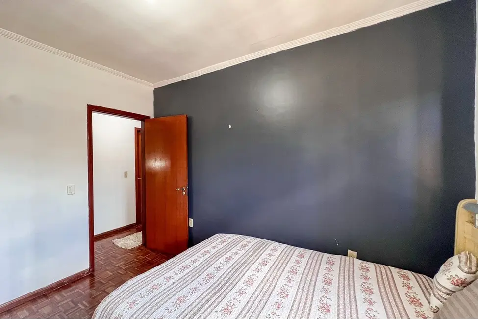Casa com 3 quartos à venda, 114m2 em Nossa Senhora das Graças, Canoas - RS - imagem 4 Foto 4 de Casa com 3 quartos à venda, 114m2 em Nossa Senhora das Graças, Canoas - RS