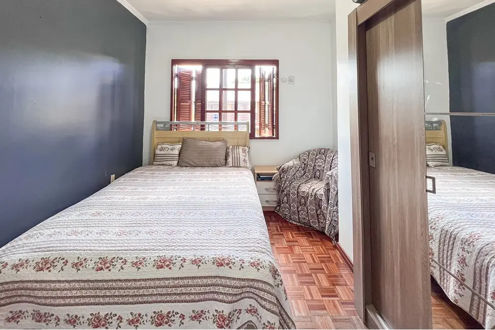 Casa com 3 quartos à venda, 114m2 em Nossa Senhora das Graças, Canoas - RS - imagem 6 Foto 6 de Casa com 3 quartos à venda, 114m2 em Nossa Senhora das Graças, Canoas - RS
