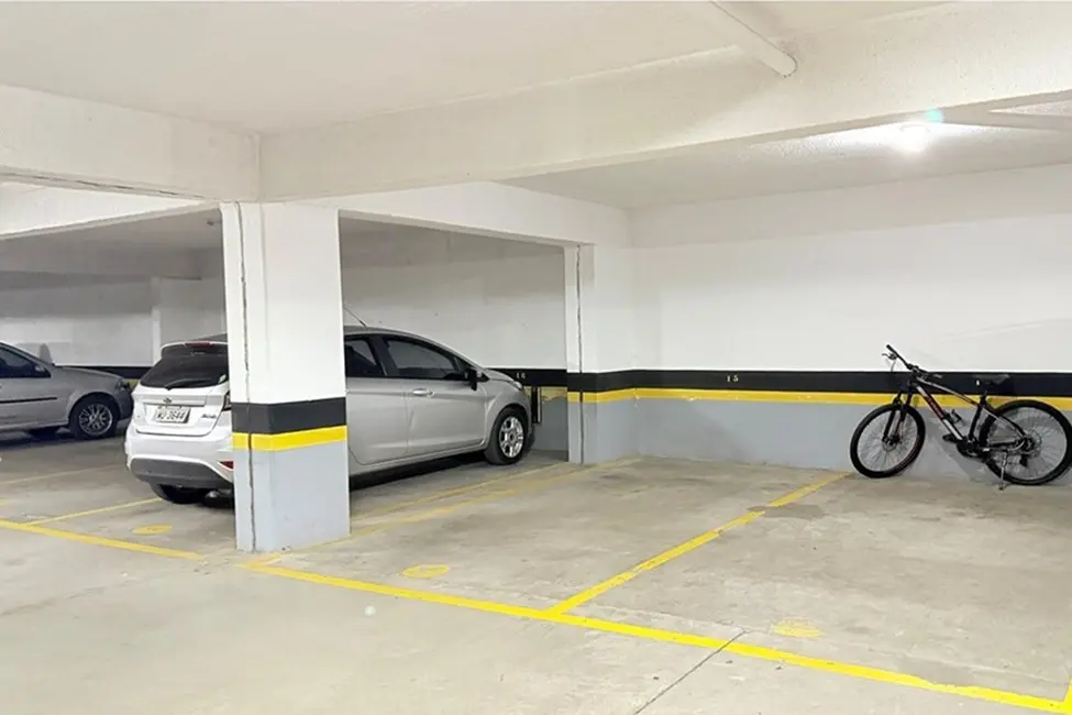 Foto 4 de Apartamento com 3 quartos à venda, 79m2 em Boa Vista, Porto Alegre - RS