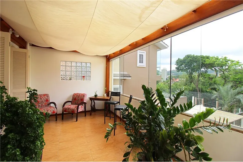 Foto 3 de Casa com 3 quartos à venda, 198m2 em Medianeira, Porto Alegre - RS