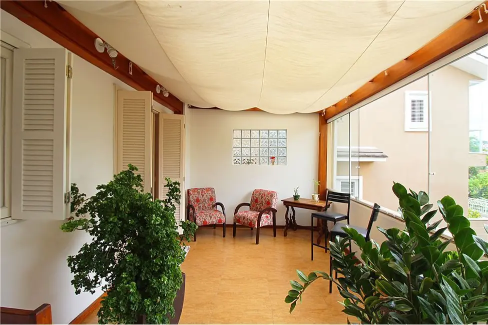 Foto 1 de Casa com 3 quartos à venda, 198m2 em Medianeira, Porto Alegre - RS