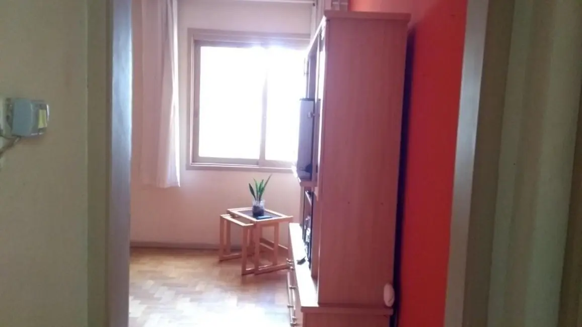 Apartamento com 1 quarto à venda, 48m2 em Centro Histórico, Porto Alegre - RS - imagem 4 Foto 4 de Apartamento com 1 quarto à venda, 48m2 em Centro Histórico, Porto Alegre - RS