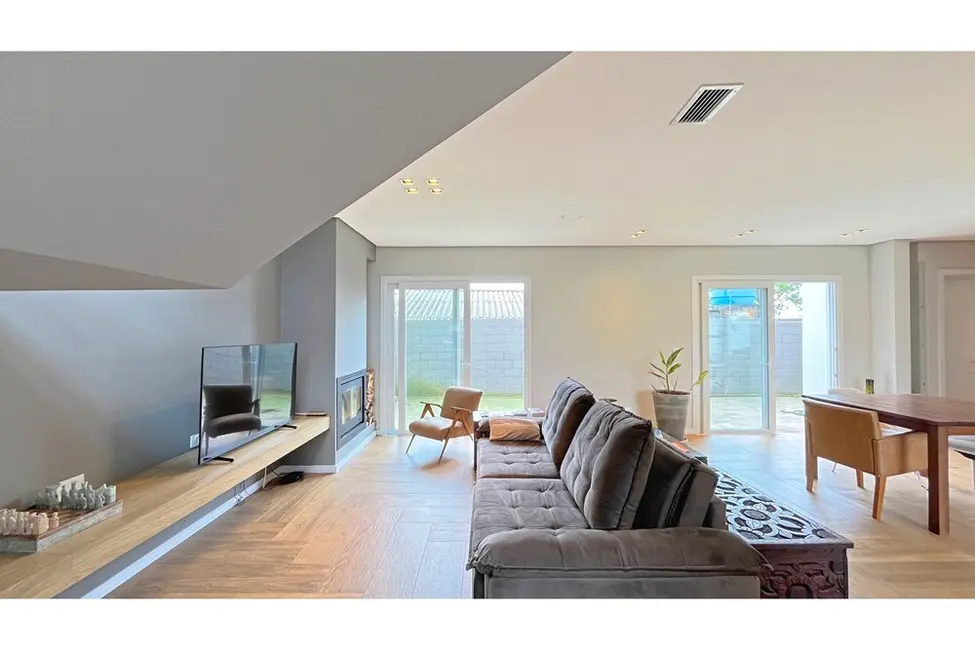 Casa de Condomínio com 3 quartos à venda, 174m2 em Hípica, Porto Alegre - RS - imagem 8 Foto 8 de Casa de Condomínio com 3 quartos à venda, 174m2 em Hípica, Porto Alegre - RS