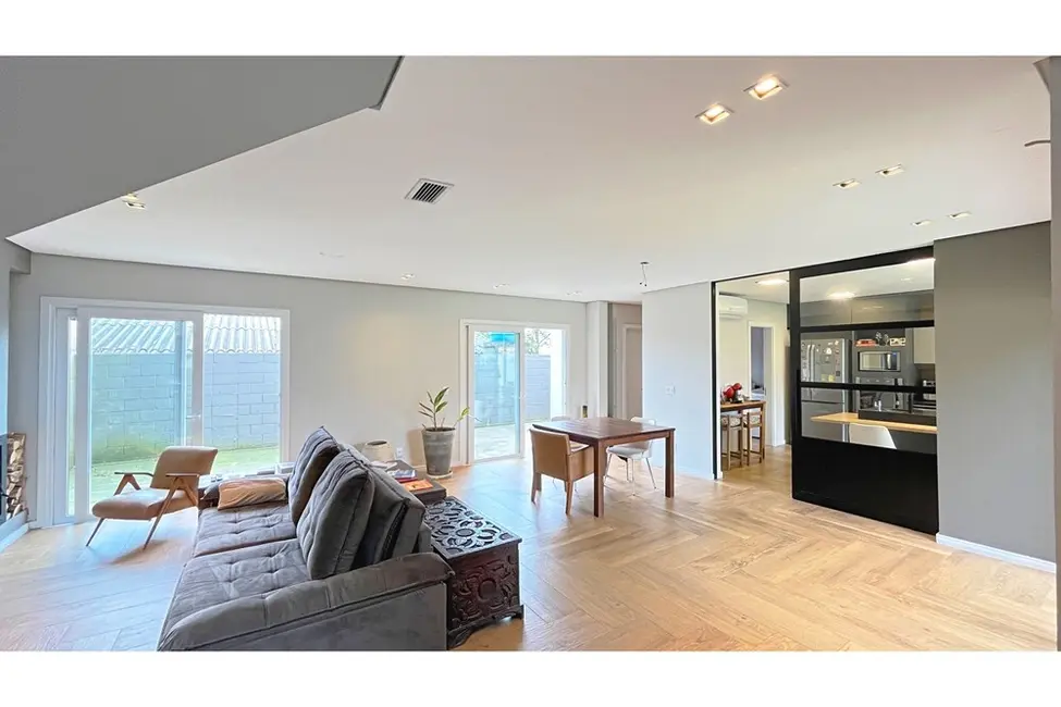 Casa de Condomínio com 3 quartos à venda, 174m2 em Hípica, Porto Alegre - RS - imagem 9 Foto 9 de Casa de Condomínio com 3 quartos à venda, 174m2 em Hípica, Porto Alegre - RS