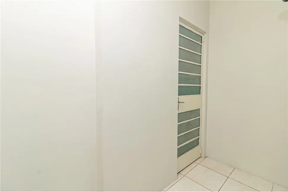 Apartamento com 3 quartos à venda, 109m2 em Centro Histórico, Porto Alegre - RS - imagem 4 Foto 4 de Apartamento com 3 quartos à venda, 109m2 em Centro Histórico, Porto Alegre - RS